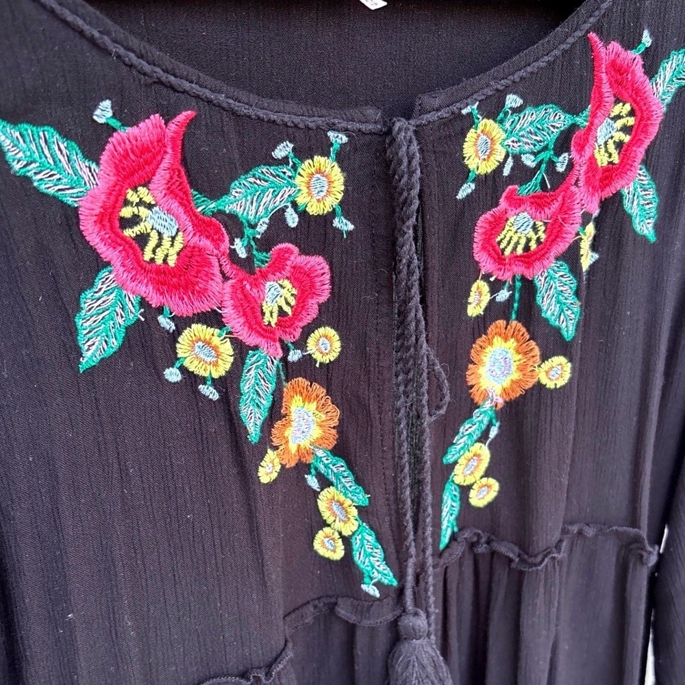 Free People Black Embroidered Floral Tiered Tassel Peasant Tunic Top XS OB403332 - Picture 3 of 8